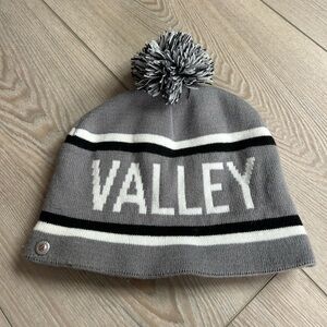 Sand Valley Imperial Gray Pom-Pom Beanie for Men